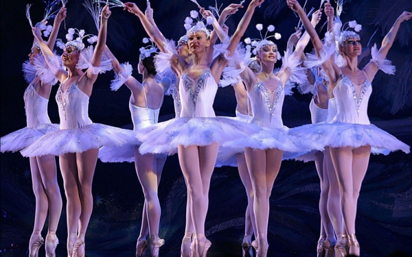 Девушки балерины.