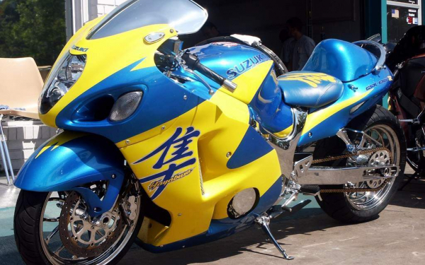 Мотоцикл Сузуки GSX 1300R