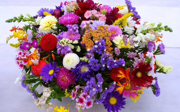 Букет садовых цветов