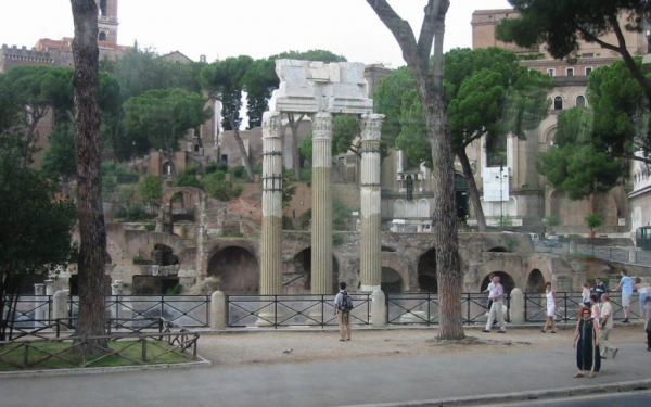 Исторические развалины Рима