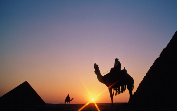 Закат солнца в пустыне Египта