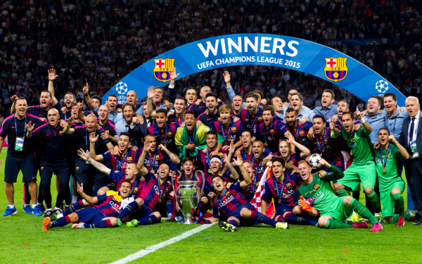 Футбольный клуб Барселона с  Кубком чемпионов УЕФА 2015