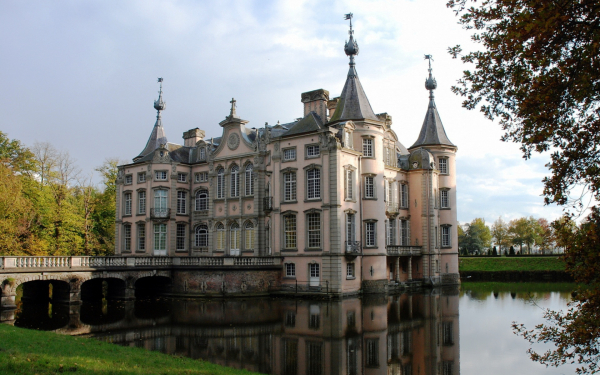 Замок Пуке, Бельгия