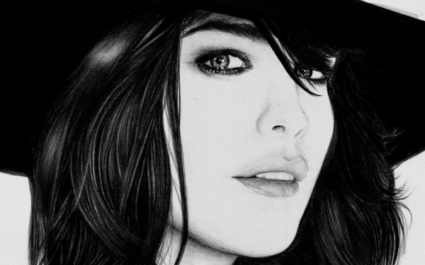 Черно-белый портрет девушки