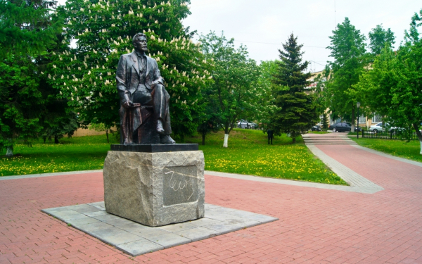 Памятник  Чехову А.П. в Москве