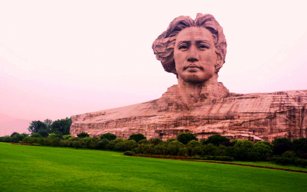 Статуя Мао Цзэдуна в Китае