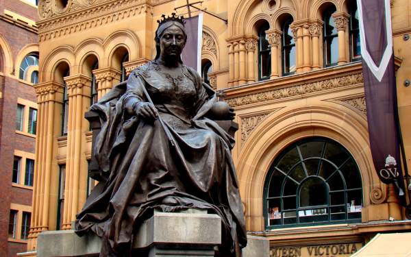 Статуя королевы Виктории в Сиднее