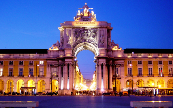 Триумфальная арка в Лиссабоне