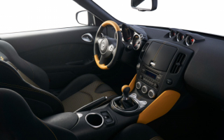 2019 Nissan 370Z interior