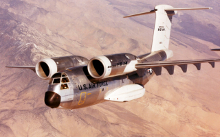 Транспортный самолет Boeing YC-14