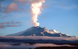 Гора - вулкан Руапеху в Новой Зеландии