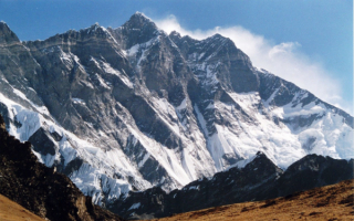 Лхоцзе - вершина в Гималаях. Высота над уровнем моря 8 516 м