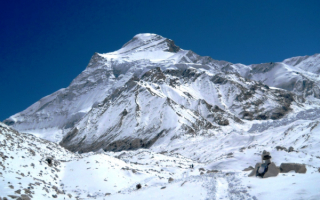 Чо-Ойю - горная вершина в Гималаях. Высота над уровнем моря 8201 м