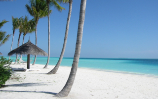 Мальдивы белый пляж