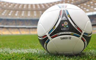 Футбольный мяч чемпионата Европы 2012