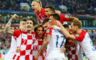 Футболисты сборной Хорватии празднуют победу над Нигерией