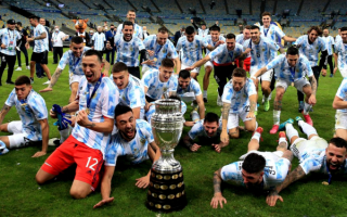 Футболисты сборной Аргентины празднуют победу в Кубке Америрики