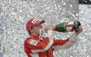 Формула 1 .  Шампанское победителю