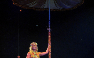 Бритни Спирс  в цирке
