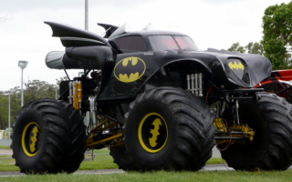 Batman monster truck / Бэтмен  Mонстр грузовик