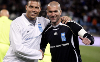 Роналдо и Зидан знаменитые футболисты Реала
