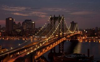 Бруклинский мост ночью.