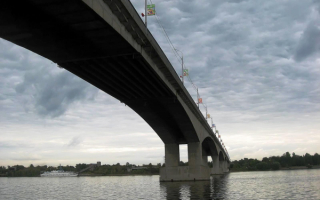 Октябрьский мост в Ярославле.