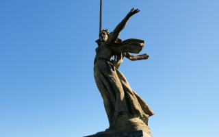 Статуя Родина-Мать на Мамаевом кургане