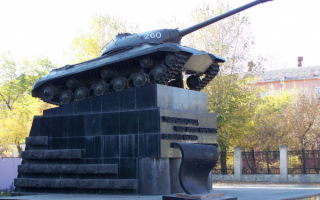 Памятник труженикам тыла в Челябинске