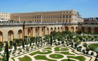 Версаль - шедевр архитектурно-паркового искусства Франции