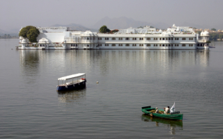 Дворец на озере Удайпур, Индия