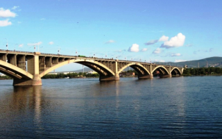 Красноярск. Мост через реку Енисей