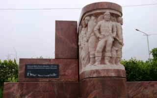 Магадан. Памятник первопроходцам Колымского края и Чукотки
