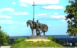 Памятник первопоселенцу в Пензе