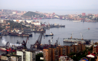 Владивосток-город порт.