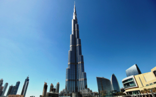 Бурдж Халифа - самый высокий небоскреб в мире. Высота 829.8 метров