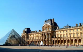 Лувр — один из крупнейших и самый популярный музей мира