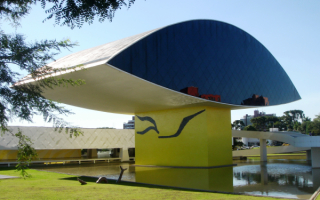 Музей Оскара Нимейера в Куритибе, Бразилия