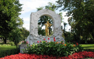 Памятник Иоганну Штраусу в Вене