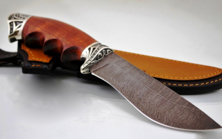 Охотничий нож из дамасской стали
