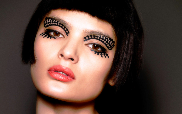 Глаза с креативным макияжем