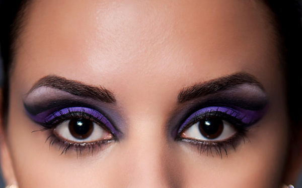 Карие глаза с макияжем