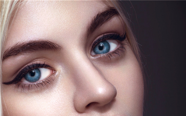 Синие глаза