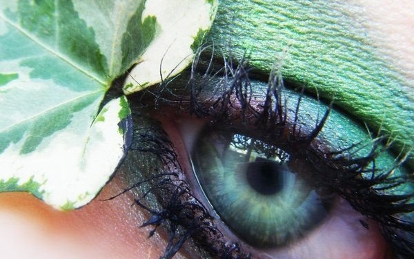 Слипшиеся ресницы