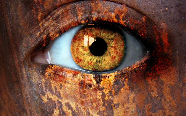 Жёлто-коричневый глаз