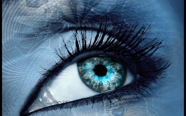 Голубой глаз