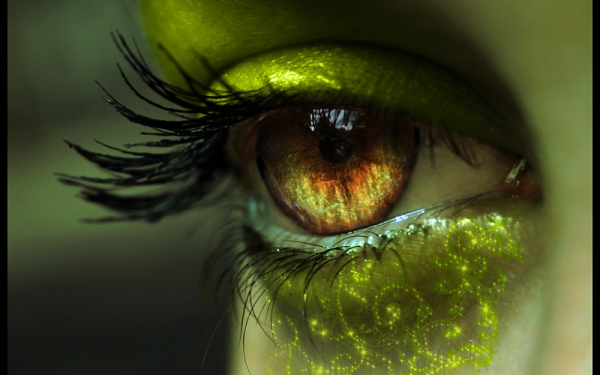 Зеленый макияж глаз