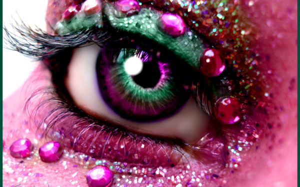 Странный макияж