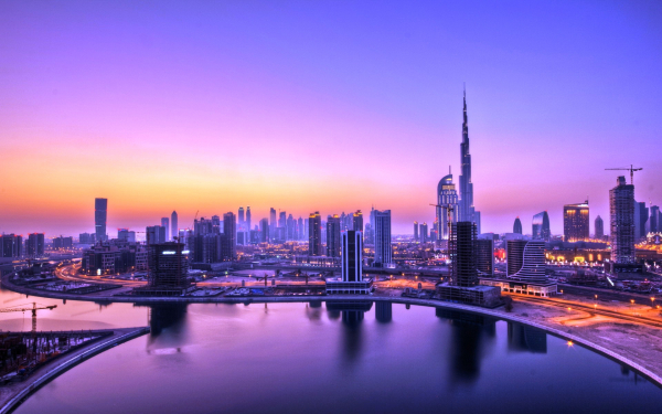 Город Дубай на рассвете