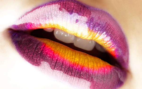 Фиолетово-жёлтые губы